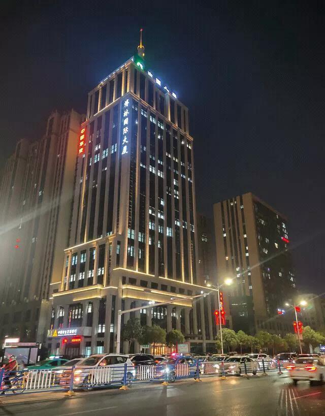 河南省信阳市，息县金融大厦建成，成为河南省信阳市目前第一高楼