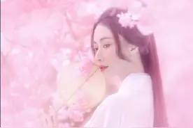 一枝红艳露凝香 云雨巫山枉断肠 古风美女粉嫩素材9连图片