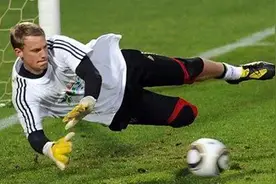 世界十大足球门将 诺伊尔改变门将定位 列夫·雅辛曾是足球先生图片