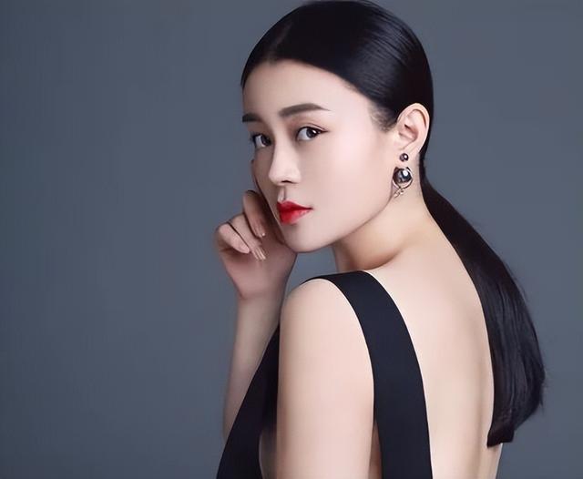 一看就是烂片,只请这类"特色"女演员,来增加观众收视率(潘春春演员的