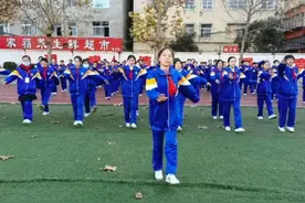 南阳三中伏牛路校区连续扛回教学质量先进单位、高中招生优质生源基地荣誉奖牌图片