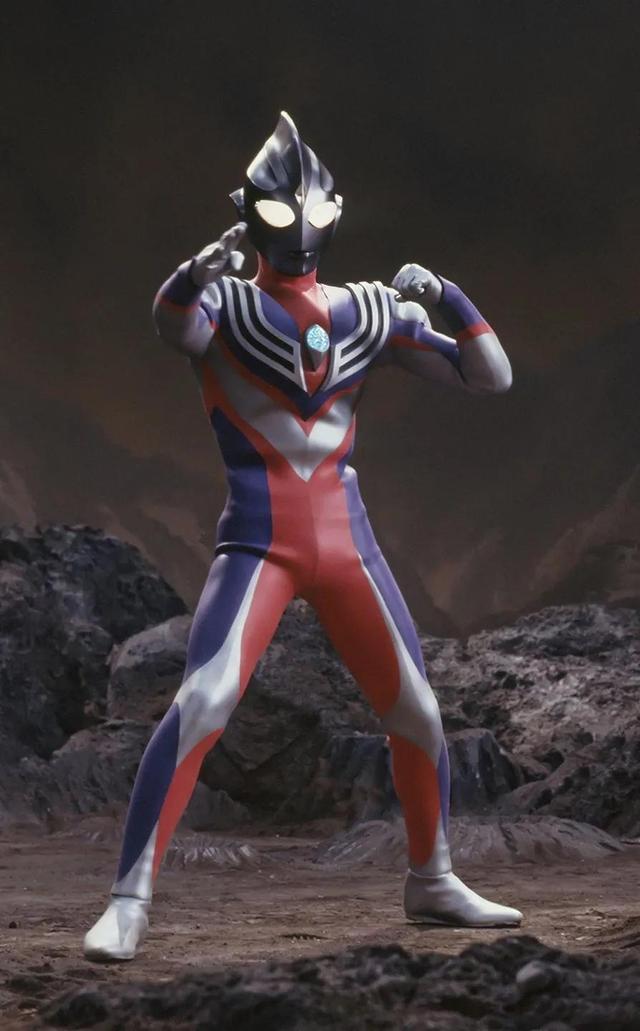 童年回忆VS剧情杀手：迪迦奥特曼和特利迦奥特曼实力对比