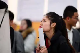 二本生毕业后从事什么行业？大多是这三个岗位，不得不向现实低头图片