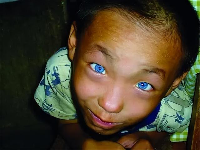 我国3大未解之谜,安徽巨蟒渡劫,奇异的猫眼男孩,真相是什么?