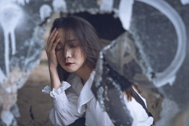 单相思和暗恋哪个痛苦,原来比暗恋更痛苦和无奈的是:他知道你在暗恋他