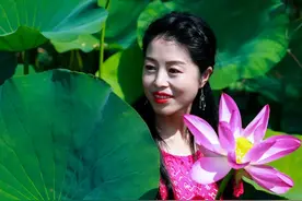 夏日赏荷的服装搭配和拍照技巧图片