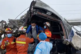 回顾我国列车脱轨的重大事故，是天灾，是人祸，还是另有隐情？图片