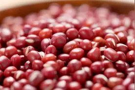 仲冬霜月，吃红豆好还是绿豆好？行家：作用不同，了解后才好选择图片