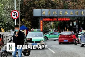 福州屏西路车辆违规掉头致拥堵，交警出手了……图片