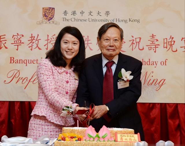 18年后,才明白了当年翁帆为何不顾反对嫁给大54岁的杨振宁