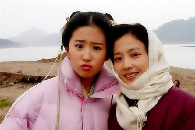 刘亦菲的妈妈刘晓莉：两婚两离，至今单身，长得比女儿还漂亮