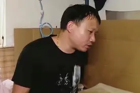 男子获百万拆迁款，出走四年的妻子要平分财产，扬言：不给就起诉图片