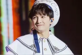 周深新歌战绩改写历史，三档新综，三大卫视晚会，热度疯狂刷屏图片