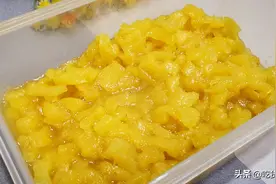 春天，遇到菠萝别手软，一次多囤些，煮完放冰箱，随吃随取特方便图片