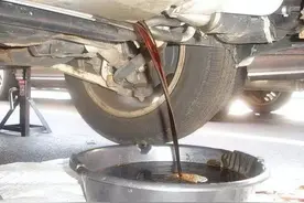 保养时换下来的废机油都去哪了？每年几千万吨，大有文章图片