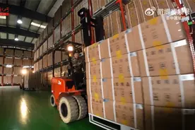 21式军服快速列装部队，解放军大秀后勤精准保障能力图片