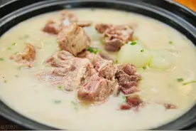 煮猪肉炖排骨，记住“3不放3窍门”的窍门，肉香十足、好吃没腥味图片