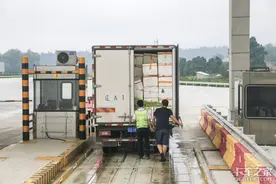 官方明确！4米2蓝牌轻卡拉绿通超过行驶证不免费图片