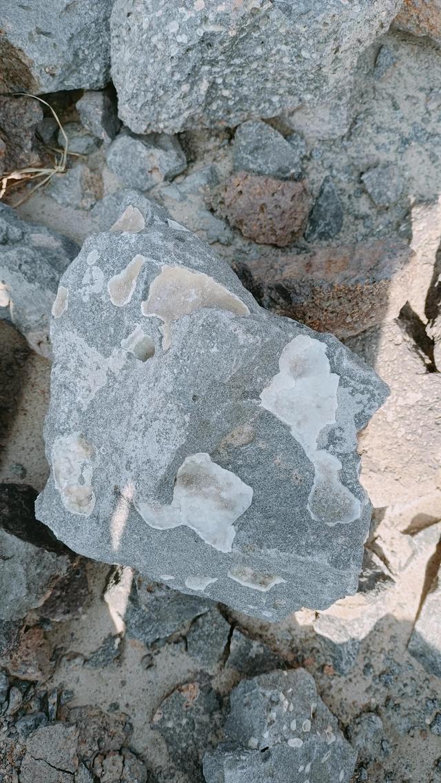 玄武岩是什么岩石类型,嫦娥石主要成分是什么?作用和用途具体有哪些? 