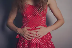 女孩第一次“月经”的最佳年龄是多少岁？为了孩子，了解一下图片