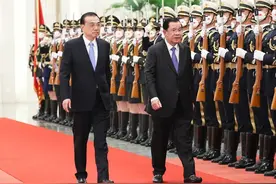 李克强同柬埔寨首相洪森举行会谈图片