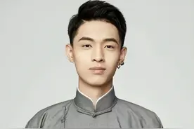 “德云富二代”秦霄贤，身家50亿开玛莎拉蒂上班，他家到底多有钱图片