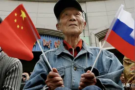 司马南：“中俄关系恶化，两国边境将重新部署军队”？图片