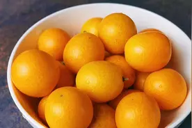 才知道，金桔放锅里煮一煮，润肺止咳又化痰，好处真的太多了图片