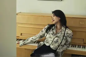 42岁陈好重回万人迷！光脚拍大片性感到骨子里，赢过大半个娱乐圈图片