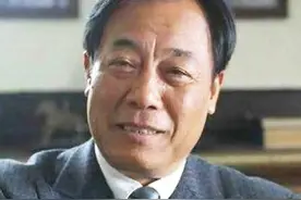 同样演特务头子，《潜伏》吴站长《悬崖》高科长一比，差别出来了图片