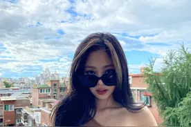 Jennie金珍妮ins图片分享，甜酷风格穿搭图片