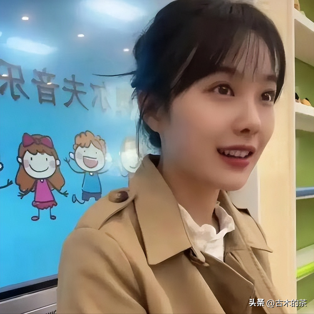 这一次，“挖呀挖”黄老师，“底裤”都被扒掉了