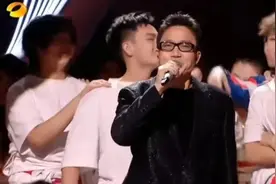 他的一首原创歌曲（早安隆回）以最高13亿播放量，爆红整个网络图片