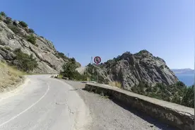 各种开车让行原则一次性说清楚，必须要懂，以免遇到事故时吃亏图片