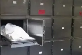 印度男子死后被存在太平间冷冻柜，家人去领尸体却发现他还活着图片