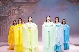 “中国人应该穿得好一些”！徐玖平委员谈中华服饰文化融合创新发展图片