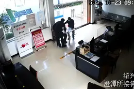 老伯充话费被“骗”？民警一顿操作钱回来了图片