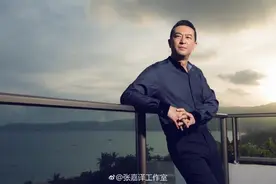 身价上百亿，却偏爱和张嘉译演戏，导演都笑他：演出费还不够加油图片