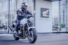 第一台新车最终还是选择了本田CB1300图片