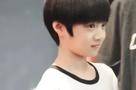 刘耀文小时候和现在的反差有多大？图片