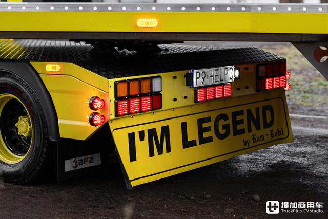 V6奔驰凌特被改成牵引车，还加装了生活舱，波兰人改装玩得是真溜