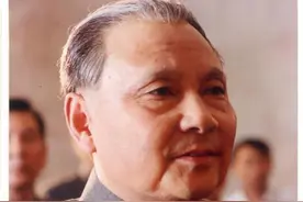 同样是演邓小平，将曹灿、卢奇、马少骅放一起看，差别就出来了图片