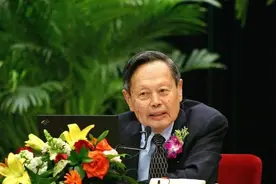 本次诺奖颁给量子纠缠，证明杨振宁的眼光，纠正爱因斯坦的错误图片