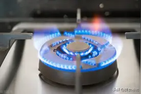为什么燃气灶点火后一松手就灭?确认3个问题排除故障，彻底解决图片