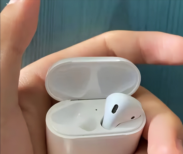 华强北耳机和苹果的区别？华强北airpods与正品区别？（集锦篇）