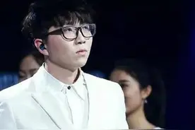 这个小男孩毛不易，就是每个人心里的歌者图片