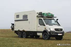 奔驰Sprinter 6x6 越野房车！3.0T六缸+9AT，配有摩托车电动升降架图片