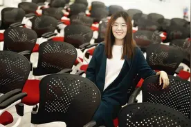 被马云砸中的锦鲤女孩，支付宝中奖1个亿，后来怎么样了？图片