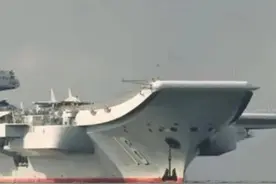 舰载机滑跃起飞与弹射起飞的区别图片