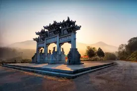 孟浩然：无缘科举，喜欢隐居，拜访朋友写下一首诗，朋友身份成疑图片